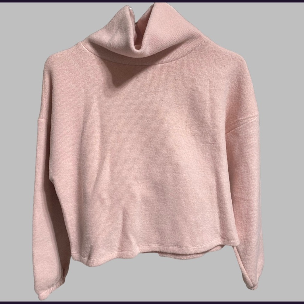 Forever 21 Pink Cropped Sweater